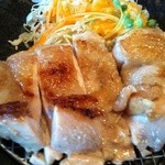 学生食堂 REATA - 朝挽き鶏焼き定食2