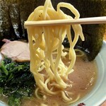 ラーメン六角家 - 麺リフト。