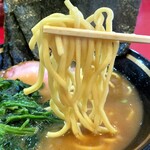 家系ラーメン とらきち家 - 麺リフト。