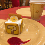 キノピオ・カフェ - ハテナブロック・ティラミスと、ホットコーヒー