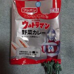 ベイシア - スナックサンド　ウルトラマン野菜カレー　73円