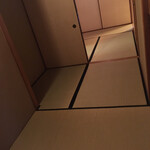 三養荘 - 入口を入ると部屋は全て畳敷き