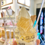 杉養蜂園 - 料理写真:巣房密ソフトソフトクリーム　¥830