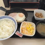 Yoshinoya - ハムエッグ牛小鉢定食