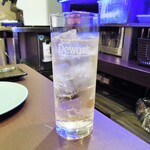 龍の餃子 - デュワーズハイボール