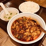 陳麻婆豆腐 横浜市役所 ラクシスフロント店 - 陳麻婆豆腐定食