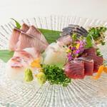 Assortment of 5 seasonal fresh fish sashimi