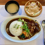 Sumiyaki Yougan Hambagu Gyuushou - 『佐賀牛スジ煮込みカレー＆ハンバーグ』様(1298円)※税込、味噌汁、スープ付。