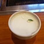 牛舎 - 杏仁豆腐