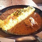 KAMP - あいがけカレー キーマ ポークウィンダルー1100円