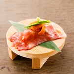 니쿠 스시 와규 스시 (초밥) (성게 + 고기)