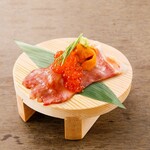Niku Sushi Wagyu Unikura (sea urchin + meat + salmon roe)