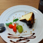 エルチャテオ - バスクチーズケーキ 330円
