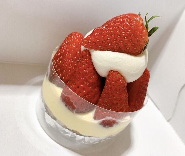 手作りケーキと焼き菓子の店 ジェニュイン 中佐世保 ケーキ 食べログ