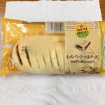 ファミリーマート - もっちパン（ミート＆チーズ） 108円（税込）（マスキング修正済み）