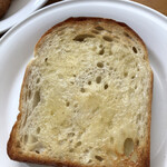 パン屋 塩見 - トーストして発酵バターで。