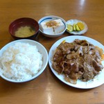 Kagetsu Shokudou - 焼肉定食Ｗ盛：焼肉大盛り・漬物・冷奴・玉子スープ・ライス大盛り