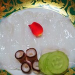 Hitomaru Kadan - 夕食（超豪華明石づくし会席）お造り：蛸のうす造り・梅肉 