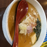 エアーストリーム  - 定番味噌ラーメン、バタートッピング