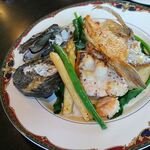 ステーキ・洋食のTANTO屋 - 鯛と魚介のポワレ（坊勢の牡蠣つき）2021.4