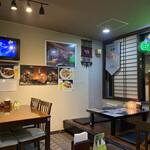 ラサ ボジュン - 店内はお座敷アリ、テーブル席あり、カウンターありの不思議空間☆彡