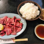 豊岡精肉焼肉店 - カルビ定食肉増しご飯大盛り　1900円税別