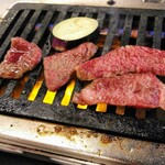 精肉・焼肉 とよおか - ジュージュー焼いてます