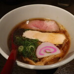 ひのき屋 - 料理写真:鶏の極み醤油中華そば(800円、斜め上から)