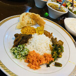 ラサ ボジュン - これで1人前の取り分け。4人前くらいあります٩( ᐛ )و