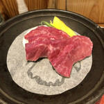 Gyosai Happu U - 特選和牛の陶板焼き
