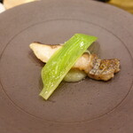 あま木 - 黒ムツ、ネギソース、うるい