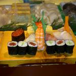 Sushiden - にぎり寿司の上 1700円です。海無し県とは思えない、しっかりした握りです。