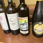 トラットリア カヴァタッピ - 一本は飲んで、一本お持ち帰り