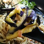 ゆで太郎 - 増量茄子を蓮華にのせて♪