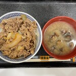 吉野家 - 牛丼並とシジミの味噌汁