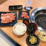 焼肉 KOJI - カルビ定食＆ロースを追加