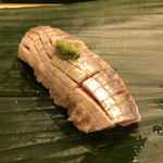 寿司処 やまざき - おまかせ６０００円。イワシ。肉厚なイワシを半尾使っています。小骨を感じさせない下処理が素晴らしく、とーっても美味しかったです（╹◡╹）（╹◡╹）