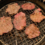 Kokusangyuu Yakiniku Kuidon - 