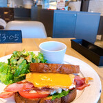 H.Q CAFE - 