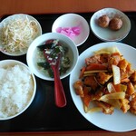 喜多多 - 料理写真:四川風鶏肉ランチ