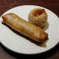 天空飲茶酒家 - 五目春巻き、坦々胡麻団子