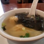 Ippinkaku - ワンタンスープ。