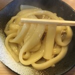 田舎 - 熱いから取り皿で
            
            うどんは氷見うどんだけどかなり太い！
            
            ヤワではあるが、美味い！！！
            
            