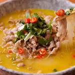 Honkon Tei - 酸湯肥牛黄色のスープ