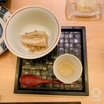 鮨よしかわ 恵比寿 - 焼き鯛のせご飯とお出汁