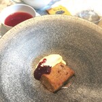 La Brianza - どちらもベリーカラーというおしゃれなカラーリング♪ 食べ応えあるフレンチトーストのドルチェにすっきりさわやかなハーブティーが、まさにぴったりなのでした～(*´∀｀)ﾉ