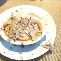 La Brianza - トリュフグラタンピエモンテ風イタリア産サマートリュフ。歯触りを楽しむサマートリュフ、少し厚めに削るそう。削るときの音が、なるほど違う気がするわ～