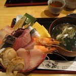 お食事酒処和 - メガ海鮮丼\1,500