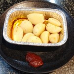あみやき亭 - ◆にんにくホイル◆275円♪

ホクホクして美味しい(๑>؂<๑)♥♬