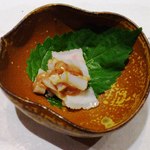 じどりや 穏座 - 軟骨・鶏冠の酒盗和え